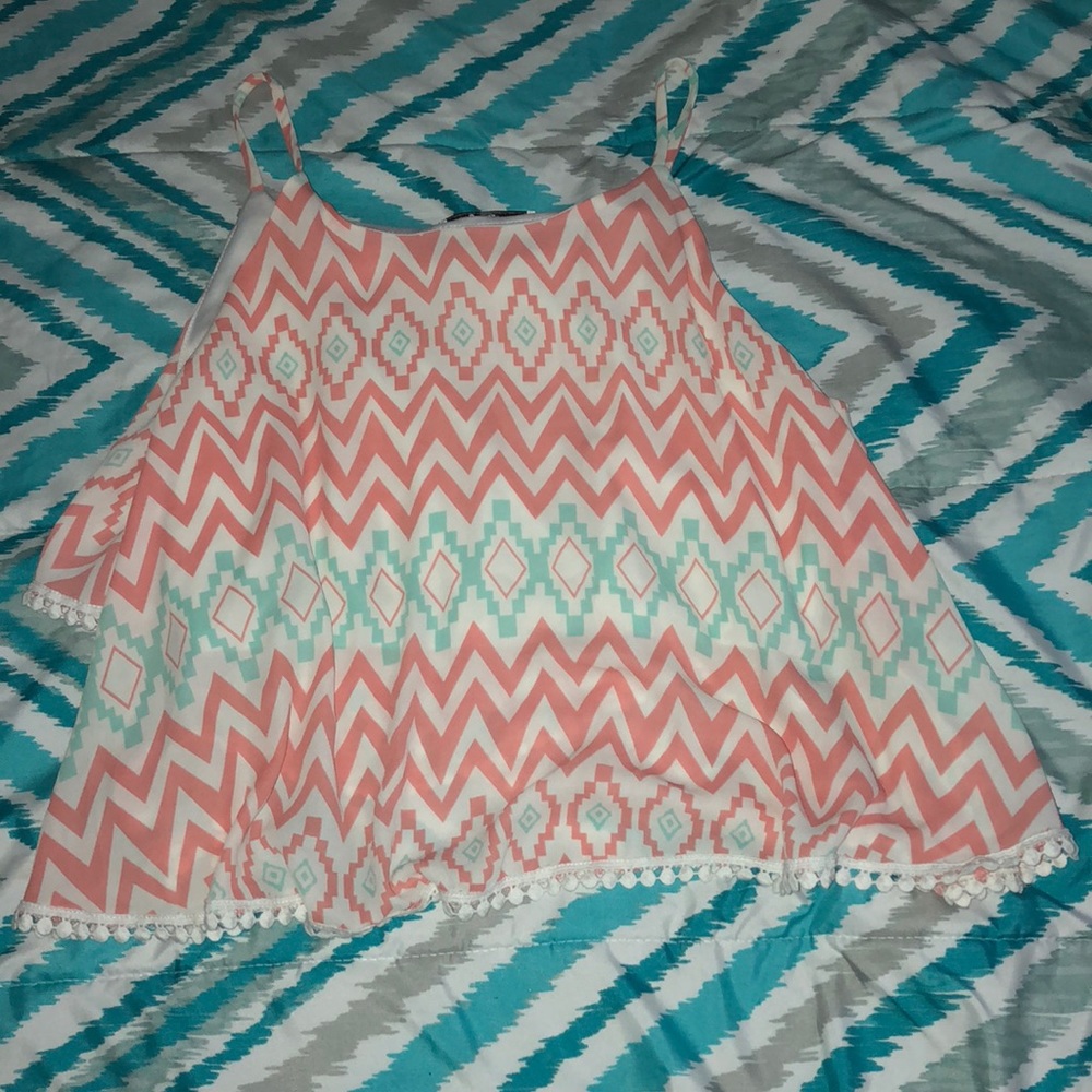 Flowy Cropped Tank - Picture 2 of 2